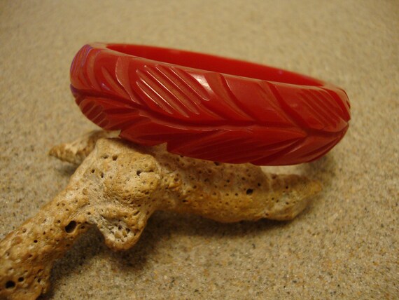 Gorgeous Vintage Cherry Red Bakelite Bracelet! Be… - image 6