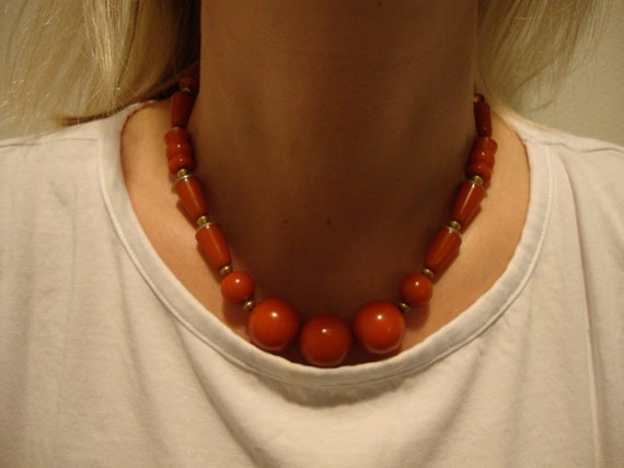 Vintage Burnt Orange Bakelite Necklace! Round, Co… - image 4