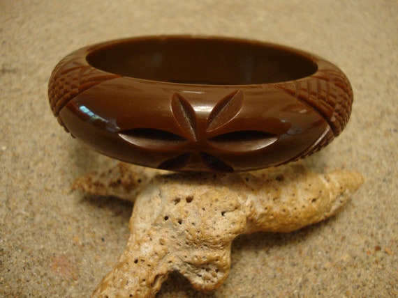 Vintage 3/4" Chocolate Brown Bakelite Bracelet! C… - image 5