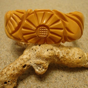 Vintage 1" Goldenrod Bakelite Bracelet! Lovely Flower & Leaf Carved Design!