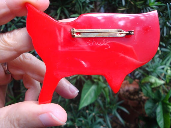 Signed Shultz Bakelite Brooch! Large Laminated Re… - image 2