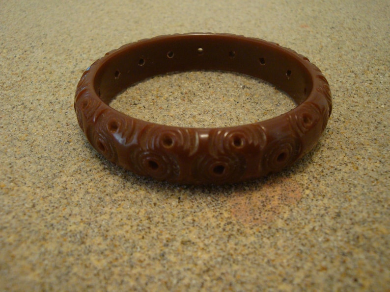 Art Deco Semi Circular Carvings! Vintage 58 Chocolate Brown Bakelite Bracelet