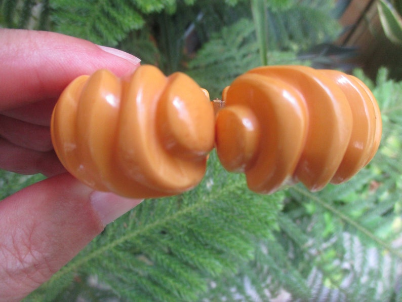 Gorgeous Deep Contoured Carvings!! Beautiful Butterscotch Clamper Bracelet