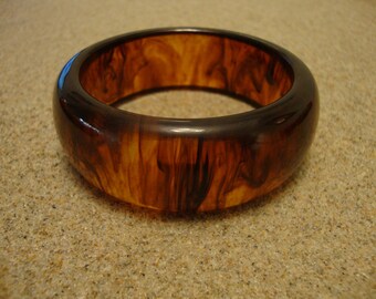 Vintage 1 1/8&quot; Bakelite Bracelet! Semi Translucent Copper Color w/ Rust Marbling!