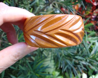 Vintage 1 1/4" Butterscotch Bakelite Bracelet! Abstract Vine & Leaf Carvings!