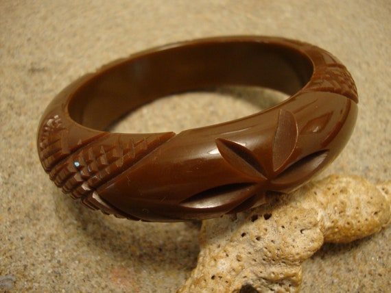 Vintage 3/4" Chocolate Brown Bakelite Bracelet! C… - image 1
