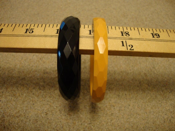 Pair of Vintage Faceted Bakelite Bracelets! Bumbl… - image 8