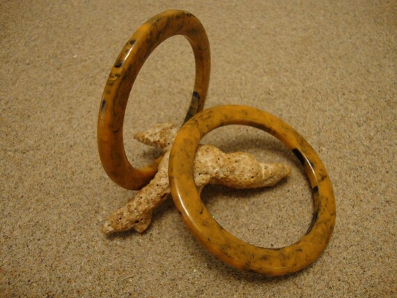 Vintage Pair 1/4" Bakelite Bracelets! Marbled Mus… - image 3
