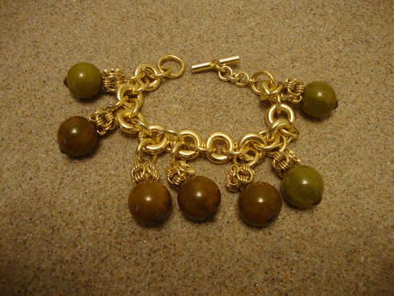 Artisan 8" Marbled Bakelite Bracelet Goldtone Cha… - image 3