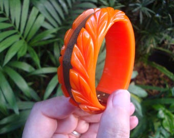 Vintage Orange Bakelite Clamper Bracelet! Carved Leaf Edges w/ Brass Accent!
