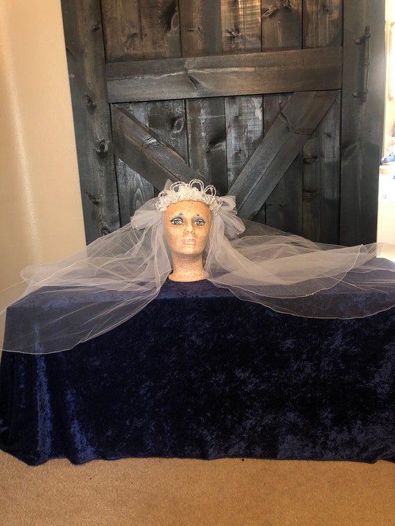 Beautiful 1980s wedding veil wax beads tiara crown