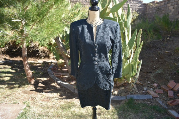 Gorgeous 1980 brocade silk black dress suit size … - image 2