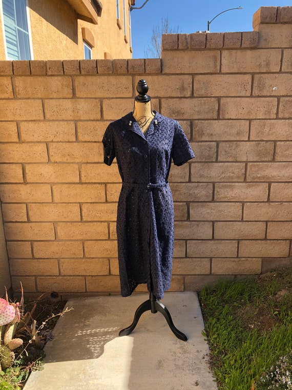 Vintage 1960s Navy blue eyelet dress size medium - image 1