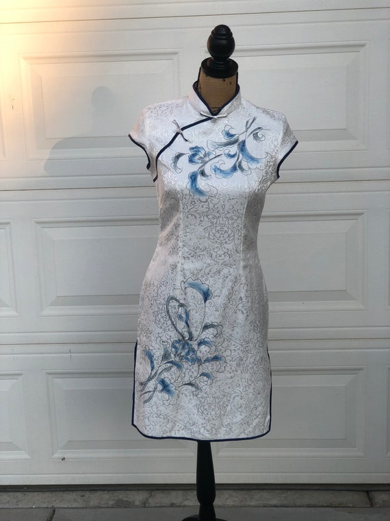Beautiful 1990s cheongsam white mini dress size me
