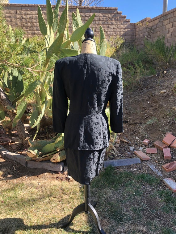 Gorgeous 1980 brocade silk black dress suit size … - image 4