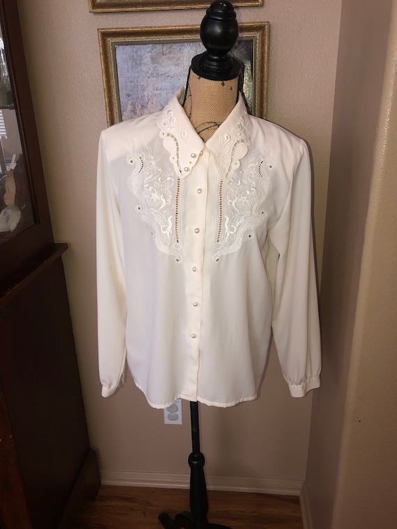 Beautiful 1980s Christie and Jill embroidered crea
