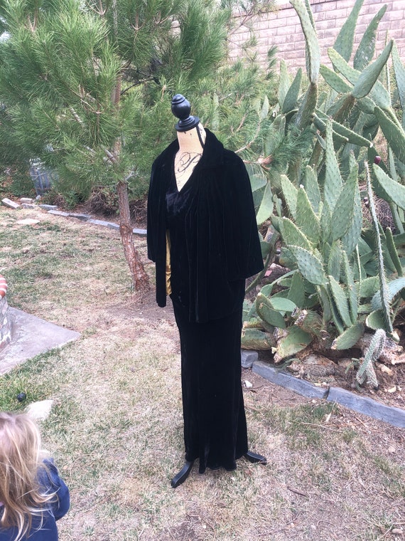 1930 old Hollywood black dress and opera coat set… - image 3