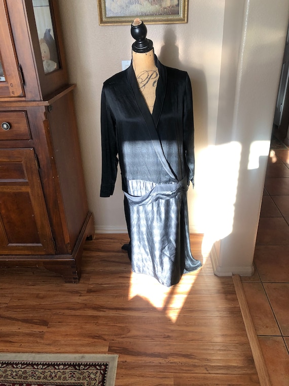 Beautiful antique 1920 black flapper dress size la