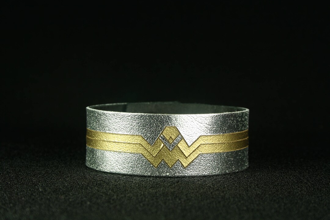 High Fashion Amazon Leather Cuff Bracelet Laser Etched Hand Painted