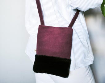 Crossbody Handytasche: Flauschige Tasche, Upcycled Kunstpelz
