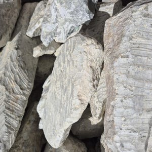 soapstone for sculpting, carving, multicolour soft stone, different shades, 1 elongated block of stone, indian stone