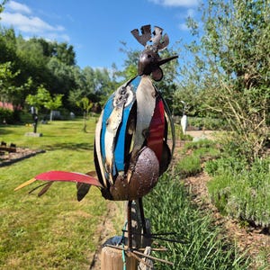 Statua da giardino a forma di gallo robusto, realizzata in metallo riciclato, scultura di gallo, statua da giardino, decorazione da giardino, dona colore al tuo giardino