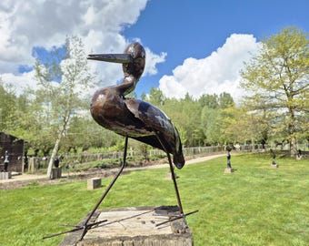 Skulptur einer Uferschnepfe, eines Säbelschnäblers oder eines Kiebitzes aus Metall, Wasservogel, ca. 40 cm hoch, Gartenskulptur, Gartenkunst, Gartendekoration; Geschenkidee