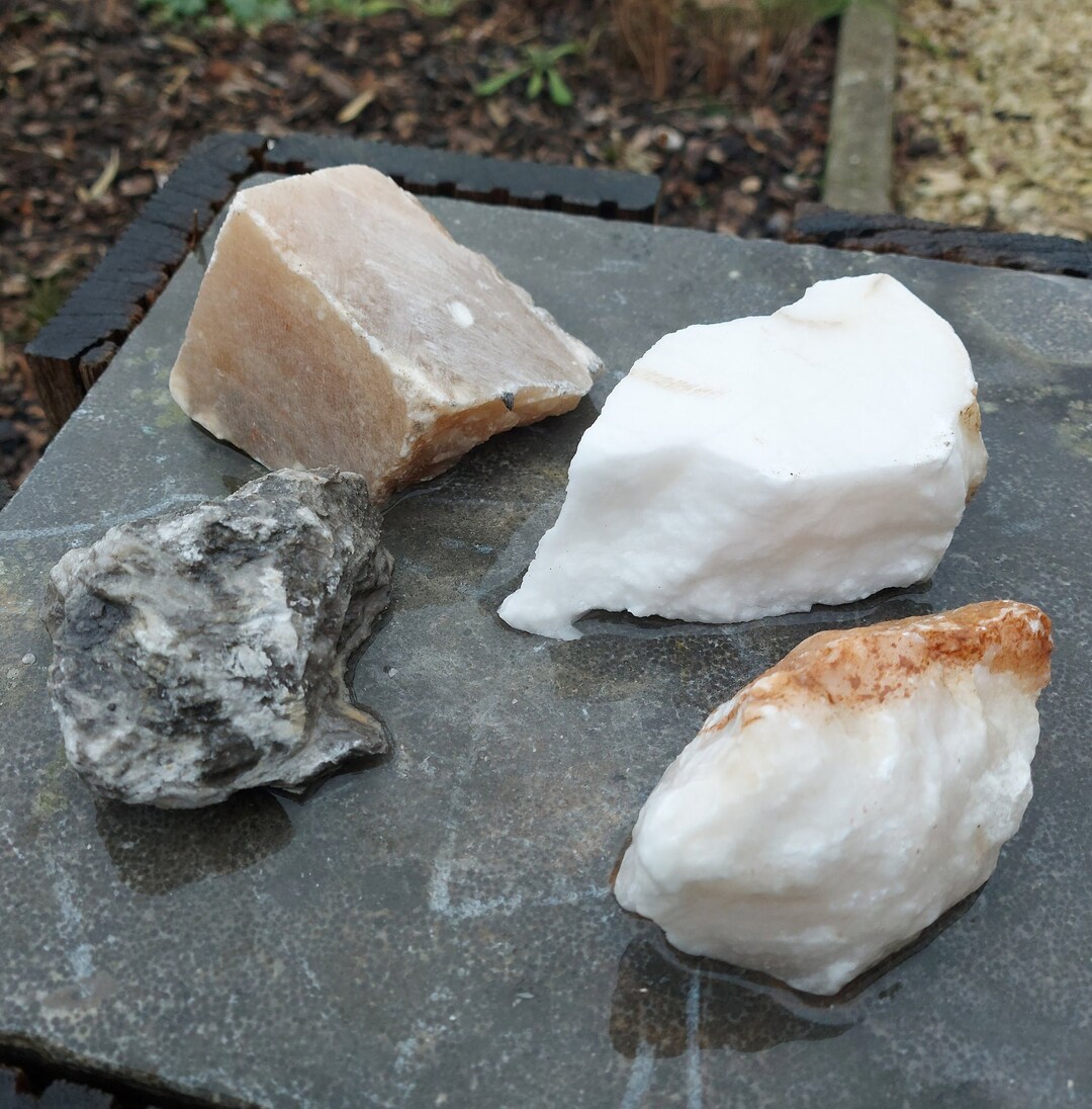 Small Pieces of Alabaster, 4 Different Types, Steel Set, for Small