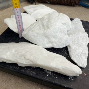 4 to 7 chunks of soapstone, 4 to 5 kg white soapstone, steatite stone, white Pakistani soaprock, sculpting, soft sculpting stone, A-quality