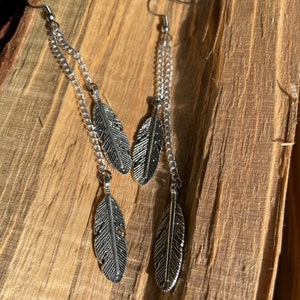Feather Charm Earrings, Boho Two Feather Charm Silver Chain Earrings, Funky Long Dangle Nature Charm Earrings, Hippie Silver Feather Jewelry