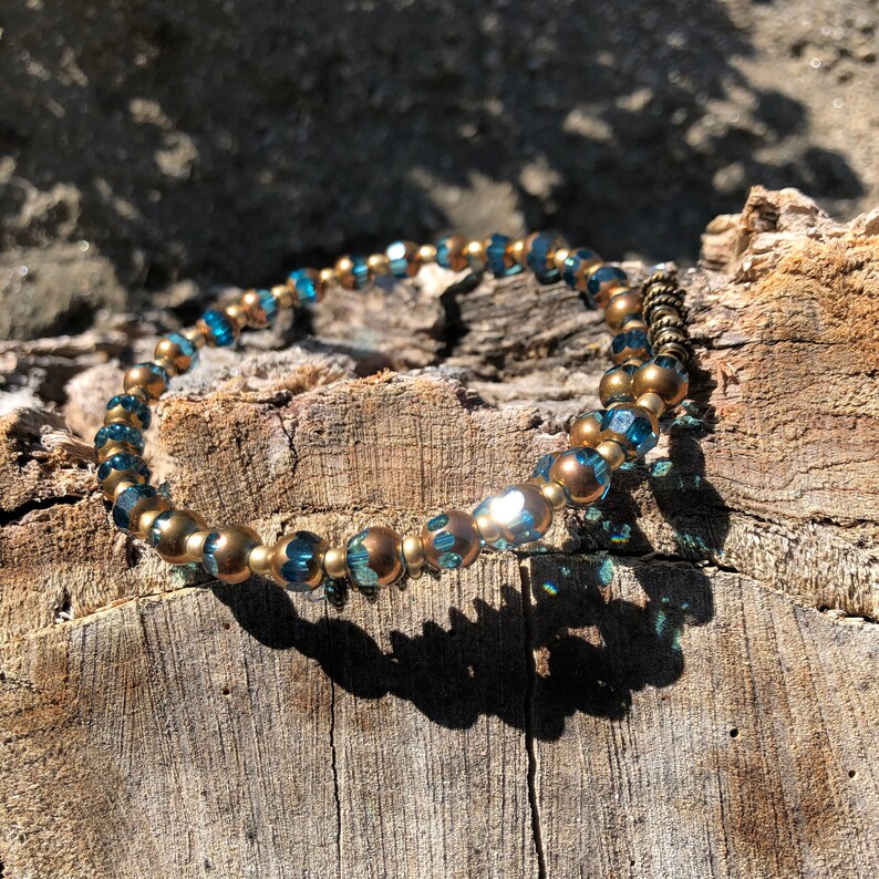 Elegant Golden Victorian Choker Gold-Tipped Periwinkle Blue Glass Beaded Memory Wire Choker Romantic Antique Gold Faceted Glass Choker