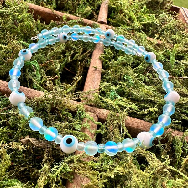 Iridescent Evil Eye Choker, Light Blue Glass Bead Choker, Memory Wire Necklace, Translucent Sky Blue Memory Wire Choker, Cosplay Girl Gift