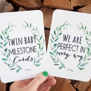 Genre neutre Twin baby Milestone Moment Cards conception de feuillage de feuilles pour les naissances multiples