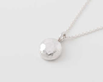 Pendentif en argent sterling martelé