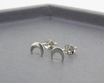 Clous d'oreilles en argent sterling croissant de lune