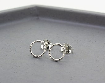 Clous d'oreilles ronds en argent sterling avec diamants