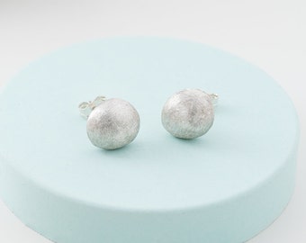 Boucles d'oreilles pépites en argent sterling mat