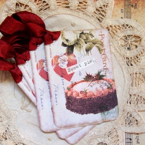 Tagi walentynkowe w stylu shabby chic - CZTERY etykiety prezentowe w kształcie czekoladowego ciasta i słodkiego ciasta
