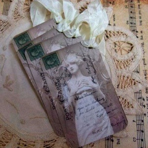 QUATRE vintage Inspired Français Postcard Hang / vintage Gift Tags / souvenir / bannière