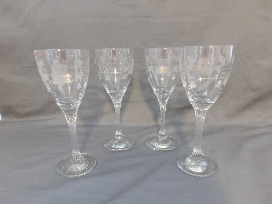 Eamon Wine Glasses Claddagh Shamrock Pattern Irish Etsy