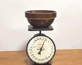 Genuine Dunlap Cream Whip Pottery Bowl