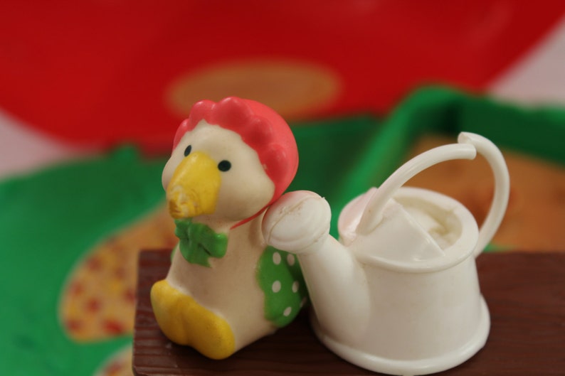 pies bake shop Vintage Strawberry Shortcake Berry Bake Shoppe case and accessories 1980 80s toys