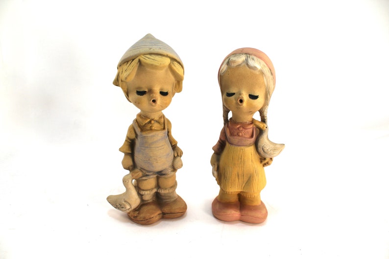 pottery Cute kissing Poppet Trixie figurines by UCTCI Japan UCTCI Japan 1970s hippie bohemian