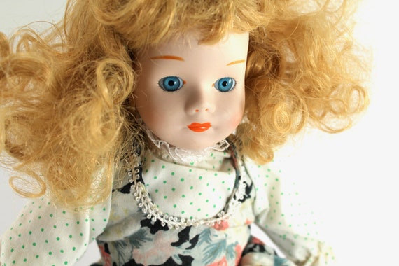 ADULT CREEPY CARRIE FACE MASK HORROR SCARY BABY DOLL Curly Blonde Hair NEW