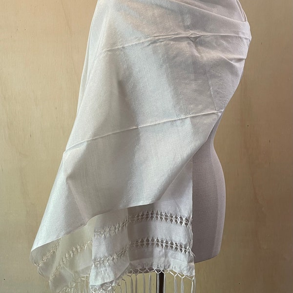 Mexican Rebozo Chalina Medium Pearl Natural White Blanco Perla Blanca Mediano Seda Silk Texture Handwoven Shawl Wrap Runner Ikat