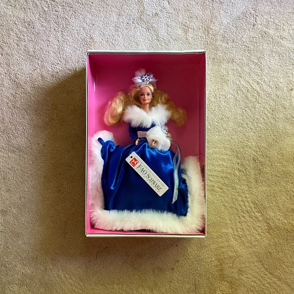 1990 FAO Schwarz Winter Fantasy Barbie Doll Mattel Limited Edition