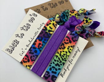 Recuerdo de despedida de soltera de los 90: Lazos para el pelo retro con estampado de leopardo arcoíris