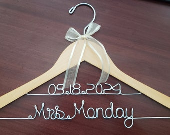 Wedding Hanger, Bridal Hanger, Bridesmaid Gift, Bridal Shower Gift, Bride Hanger with Custom Date, Engagement Gift, Wedding Dress Hanger