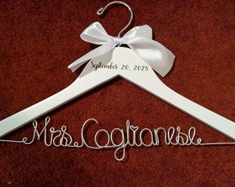 Bridal Hanger, Wedding Gifts, Wedding Name Hanger, Personalized Hanger, Wedding Custom Hanger, Dress Hanger