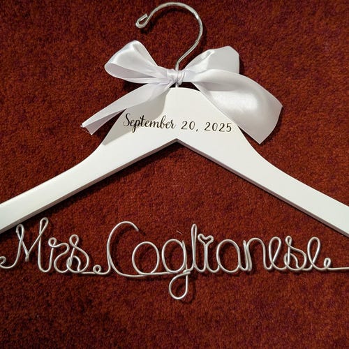Cintre de mariée, Cadeaux de mariage, Cintre nom de mariage, Cintre personnalisé, Cintre de mariage personnalisé, Cintre pour robe
